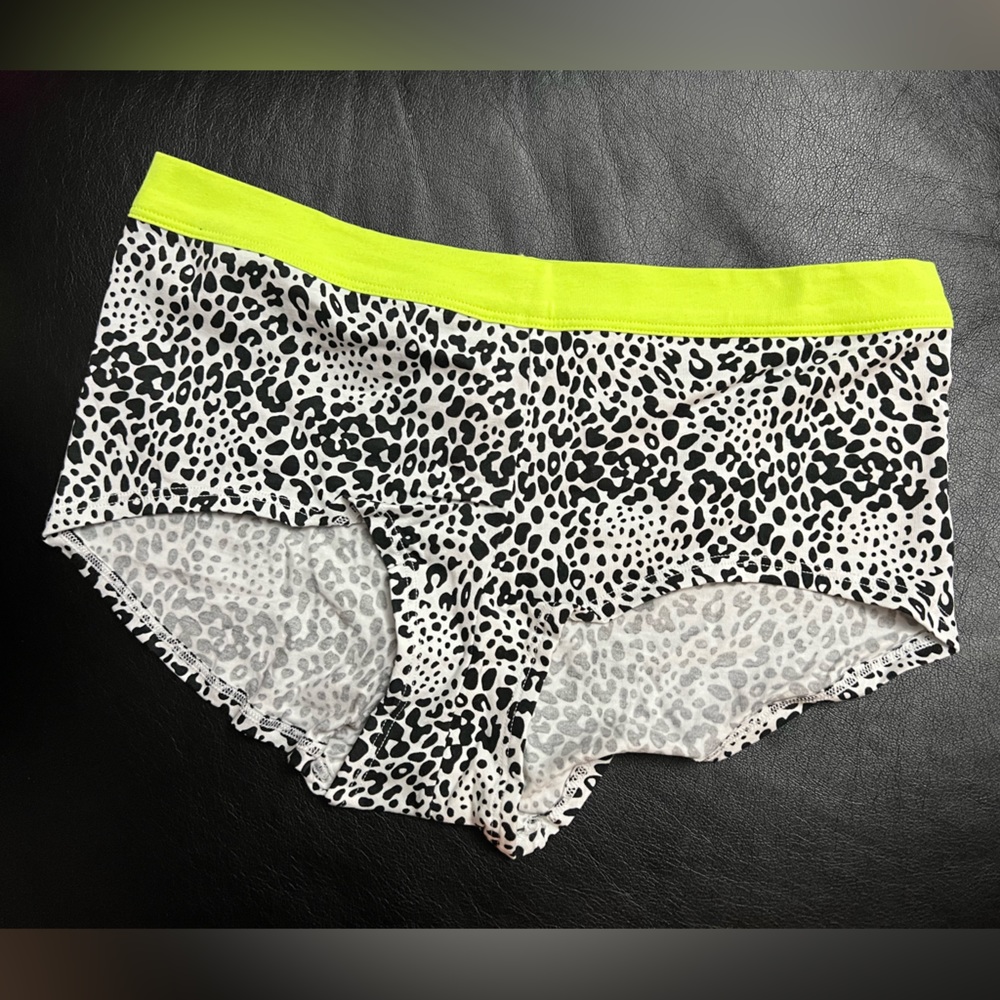 Victoria’s Secret boy short